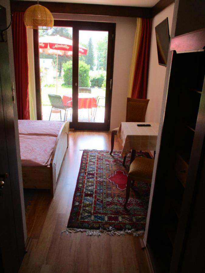 Gaestehaus Leo โบเดนสดอร์ฟ ภายนอก รูปภาพ